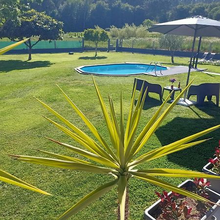 Apartamento en bloque vivienda con piscina y barbacoa a 15 min de la playa Meis Exterior foto