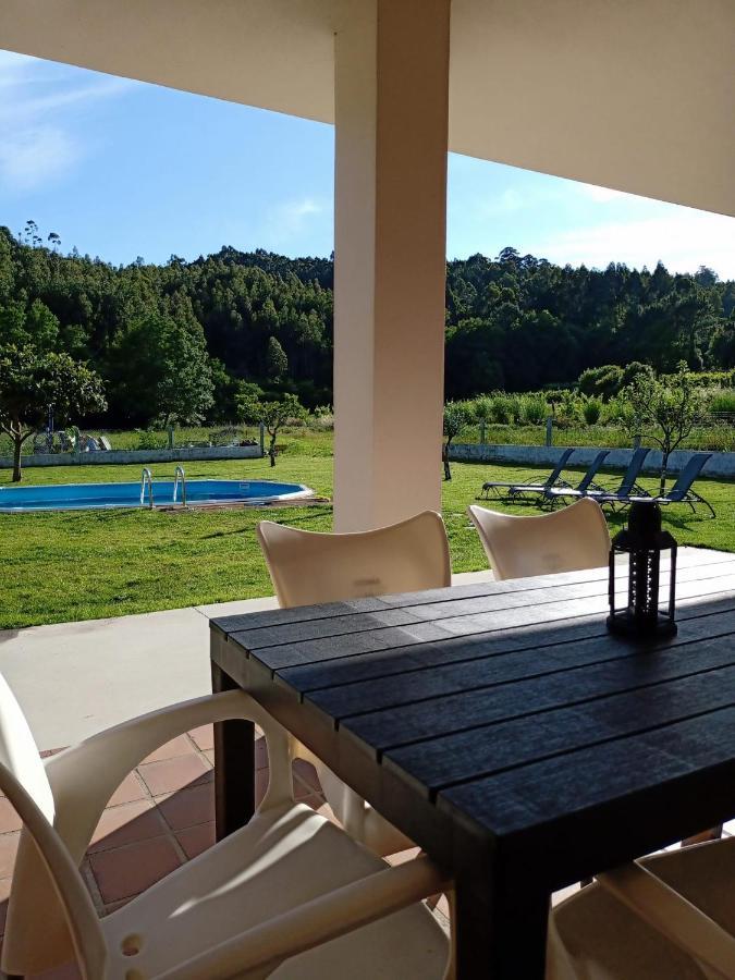 Apartamento en bloque vivienda con piscina y barbacoa a 15 min de la playa Meis Exterior foto