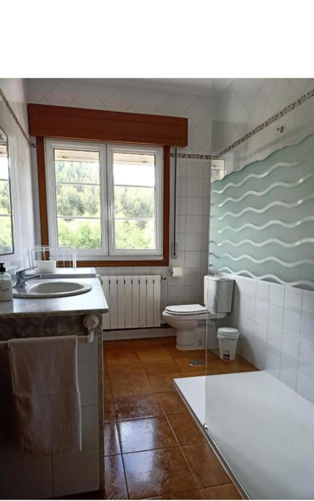Apartamento en bloque vivienda con piscina y barbacoa a 15 min de la playa Meis Exterior foto