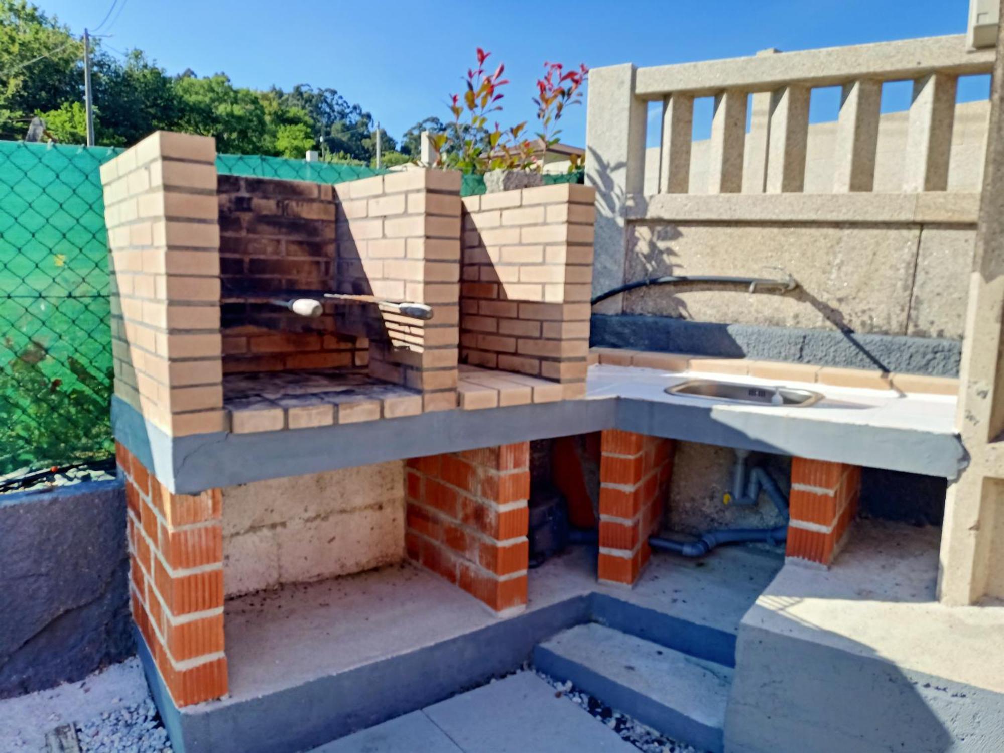 Apartamento en bloque vivienda con piscina y barbacoa a 15 min de la playa Meis Exterior foto