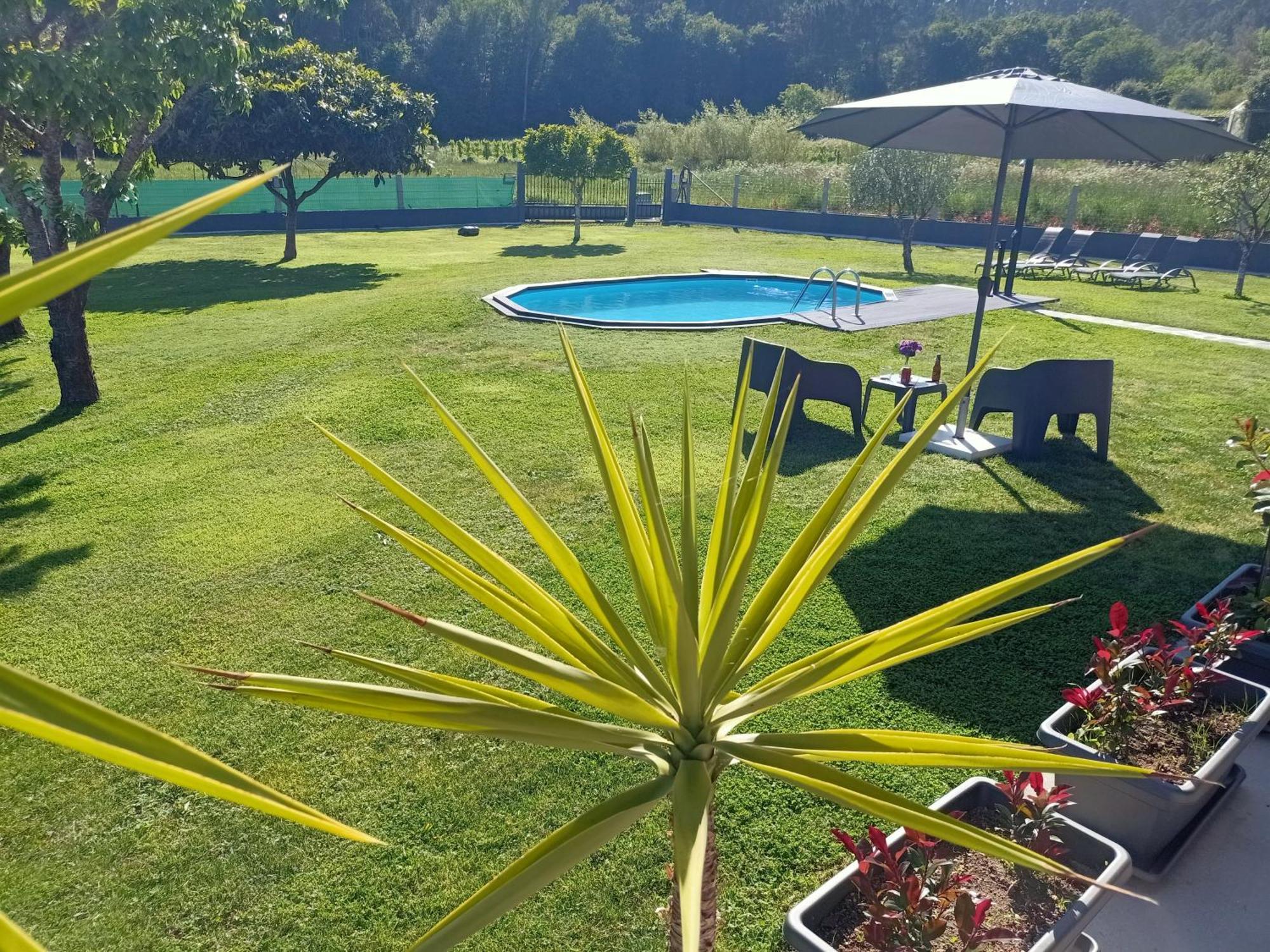 Apartamento en bloque vivienda con piscina y barbacoa a 15 min de la playa Meis Exterior foto