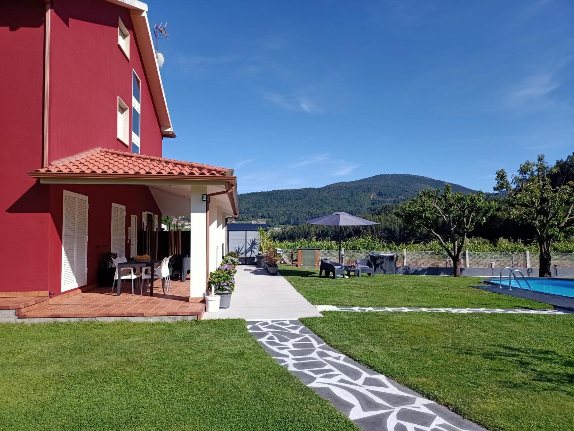 Apartamento en bloque vivienda con piscina y barbacoa a 15 min de la playa Meis Exterior foto