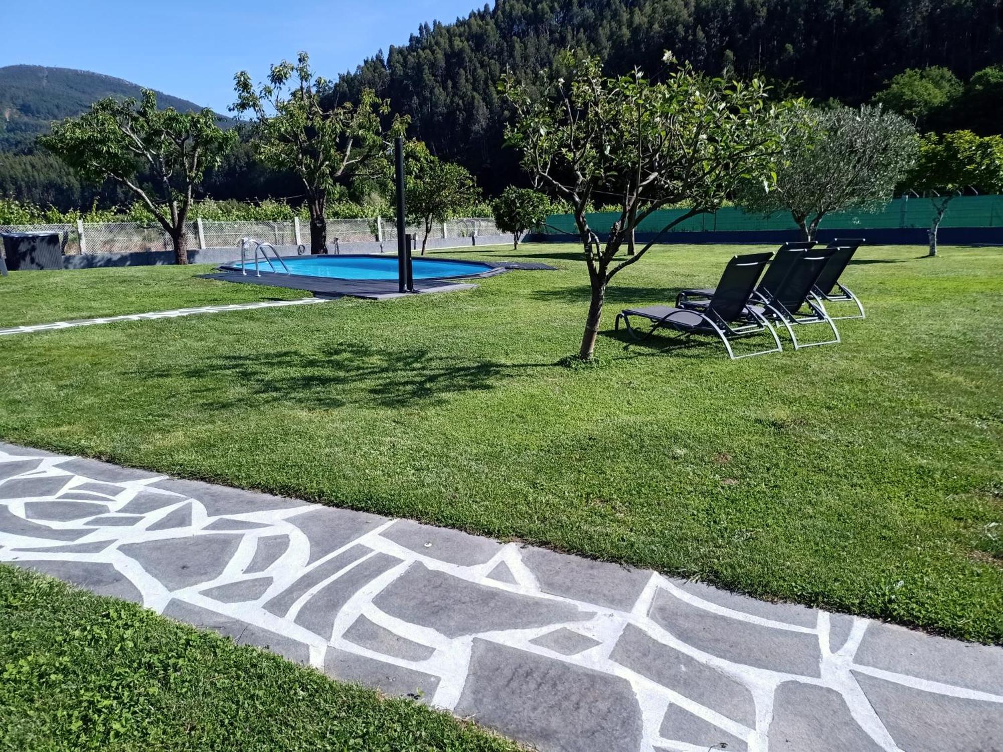 Apartamento en bloque vivienda con piscina y barbacoa a 15 min de la playa Meis Exterior foto