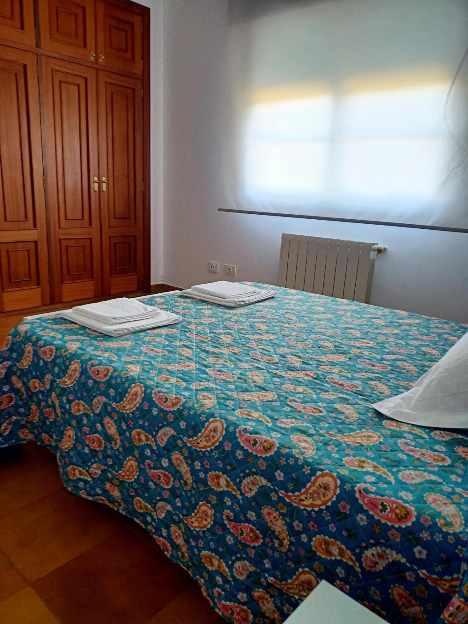 Apartamento en bloque vivienda con piscina y barbacoa a 15 min de la playa Meis Exterior foto